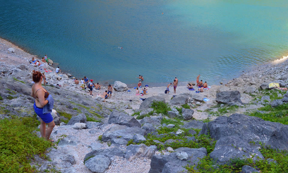 crveno i modro jezero